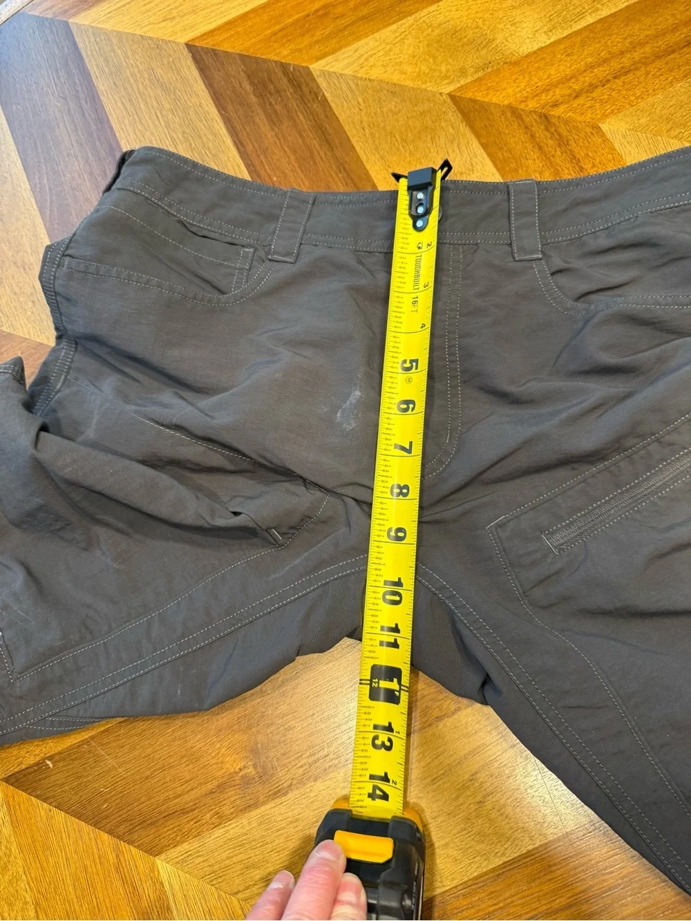 The North Face Men's Charcoal Gray Hybrid Hiking Shorts flaw